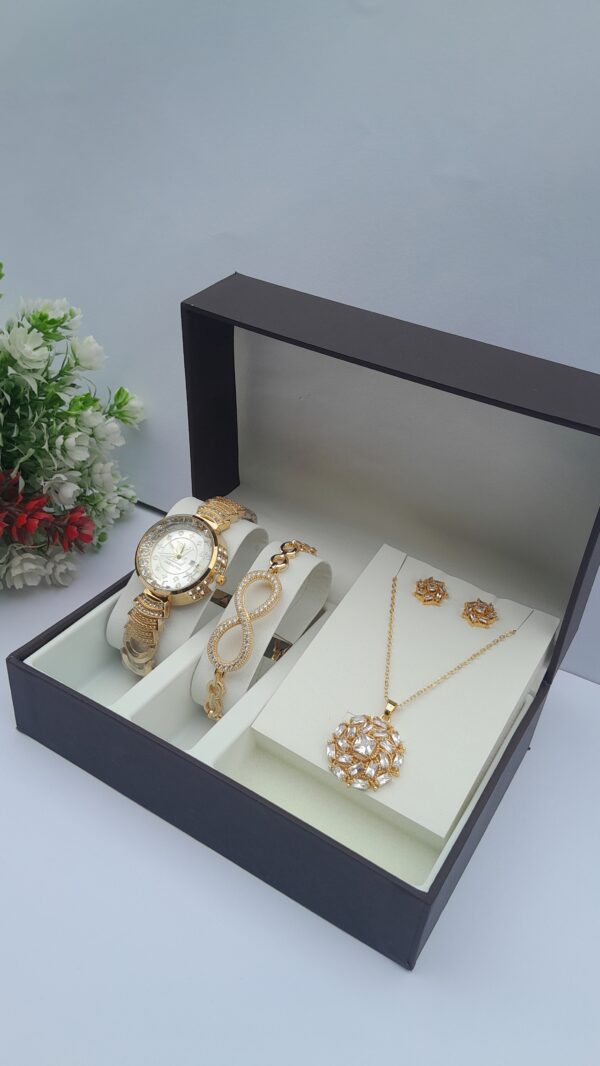 Elegant Gold Jewelry Set Women