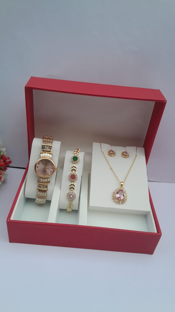 Gold Ladies Jewelry Set