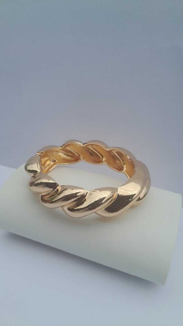 ladies gold bangle