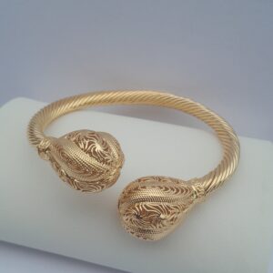 Ladies gold bangle