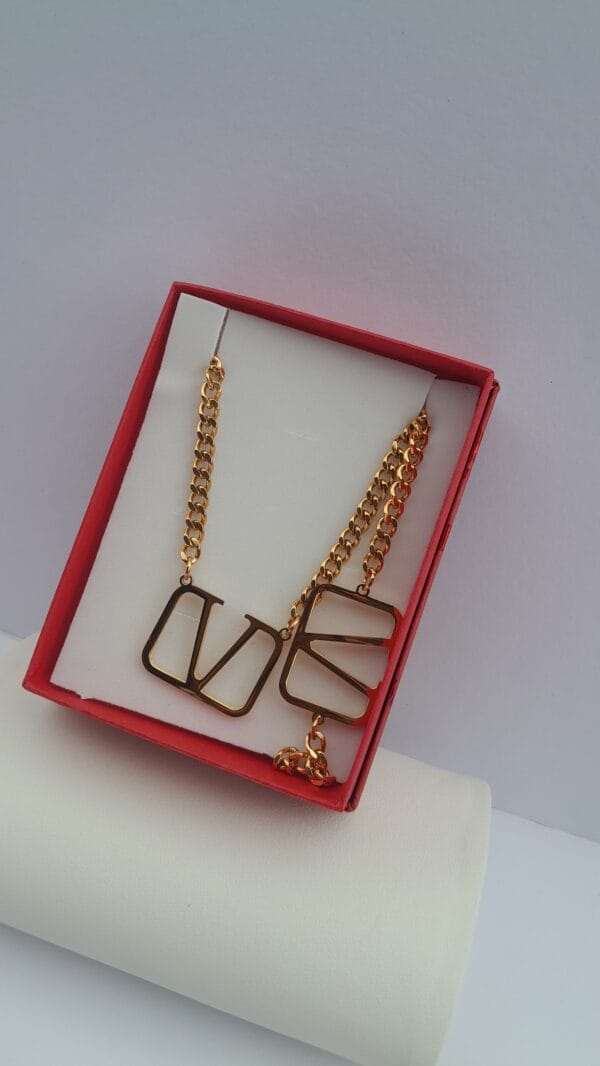 matching gold chain and bracelet