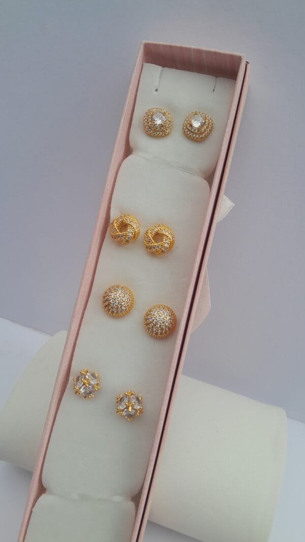 4-in-1 ladies gold earrings