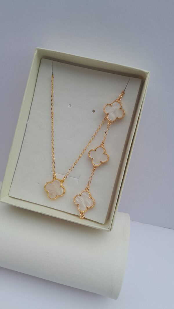 Elegant 2-in-1 Ladies Jewelry Set – Gold & White Necklace & Bracelet
