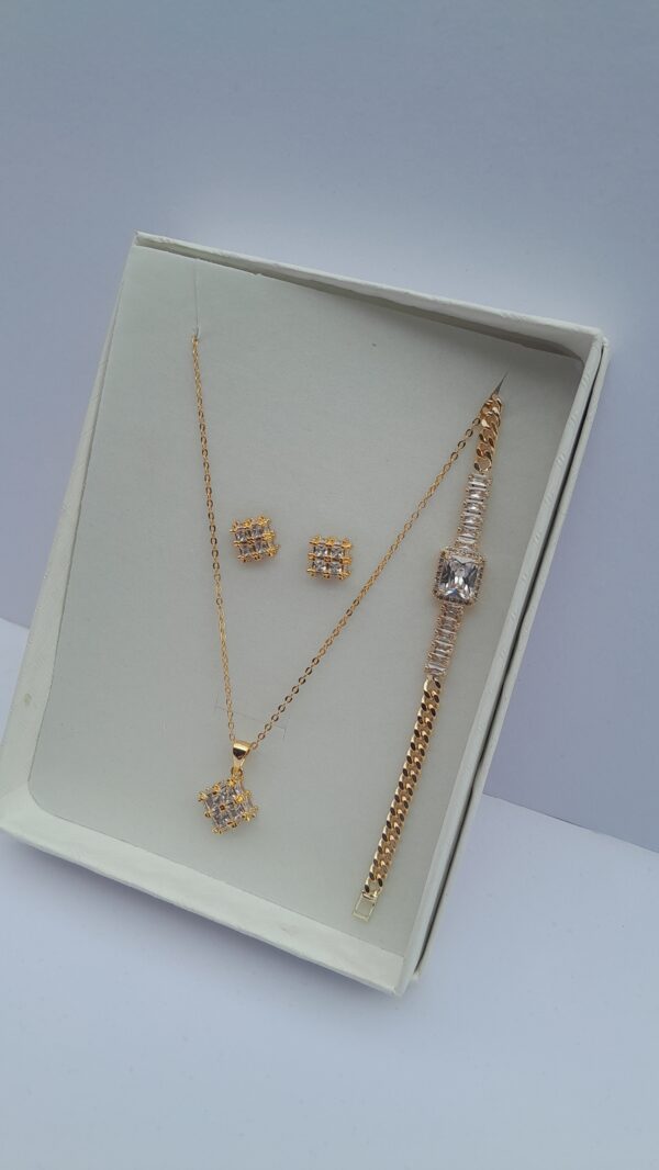 Elegant Golden Harmony 3-in-1 Jewelry Se