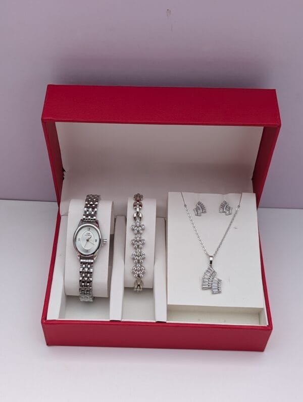 Luna Belle Ladies Silver 3-in-1 Jewelry Set – Elegant Watch, Bracelet & Necklace with Earrings
