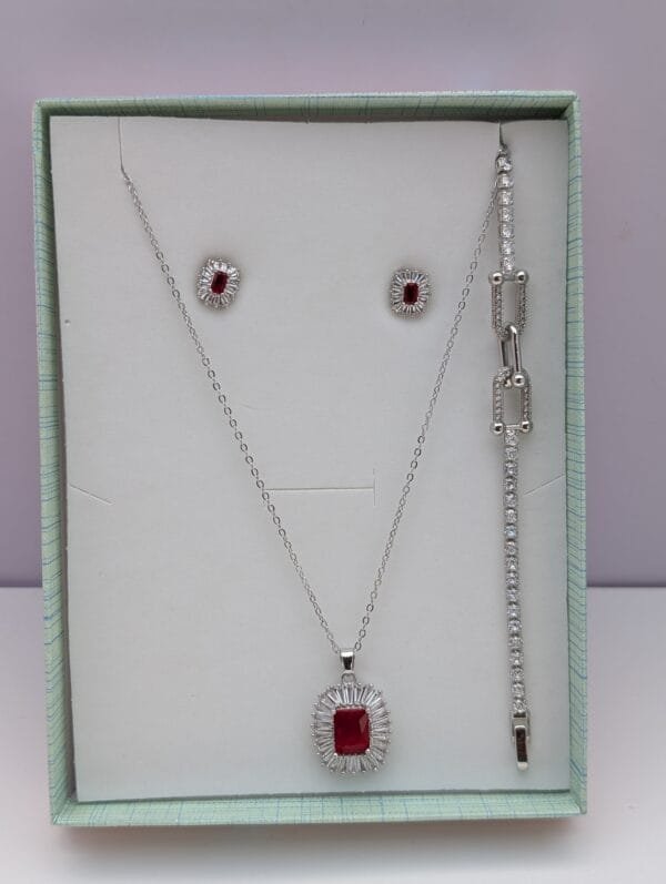3-in-1 Silver Necklace Set for Ladies – Luxury Silver Jewelry Set with Bracelet & Earrings