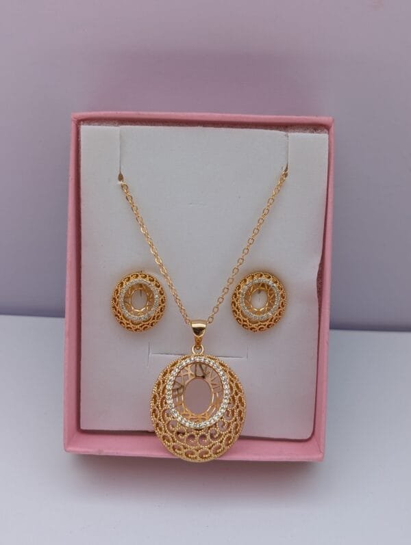 2-in-1 Necklace Set for Ladies – Stylish Gold Jewelry Combo with Earrings