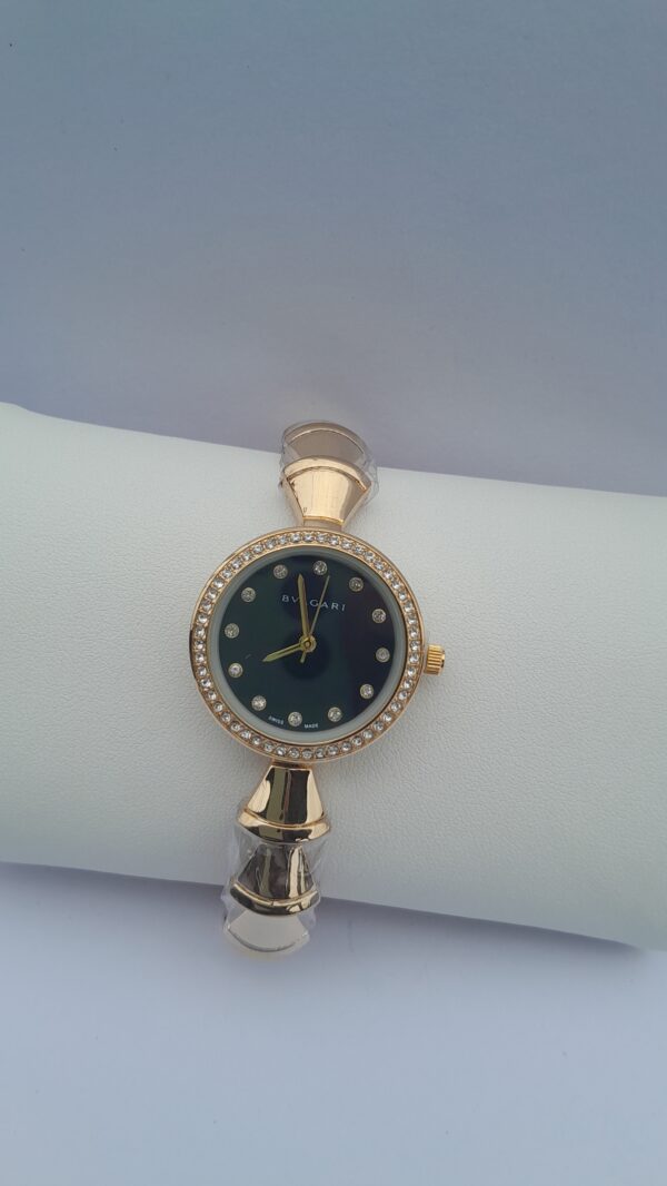 Glowing charm ladies digital watch