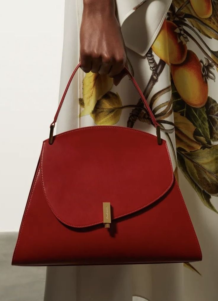 Casual handbag styling contemporary Ghana fashion