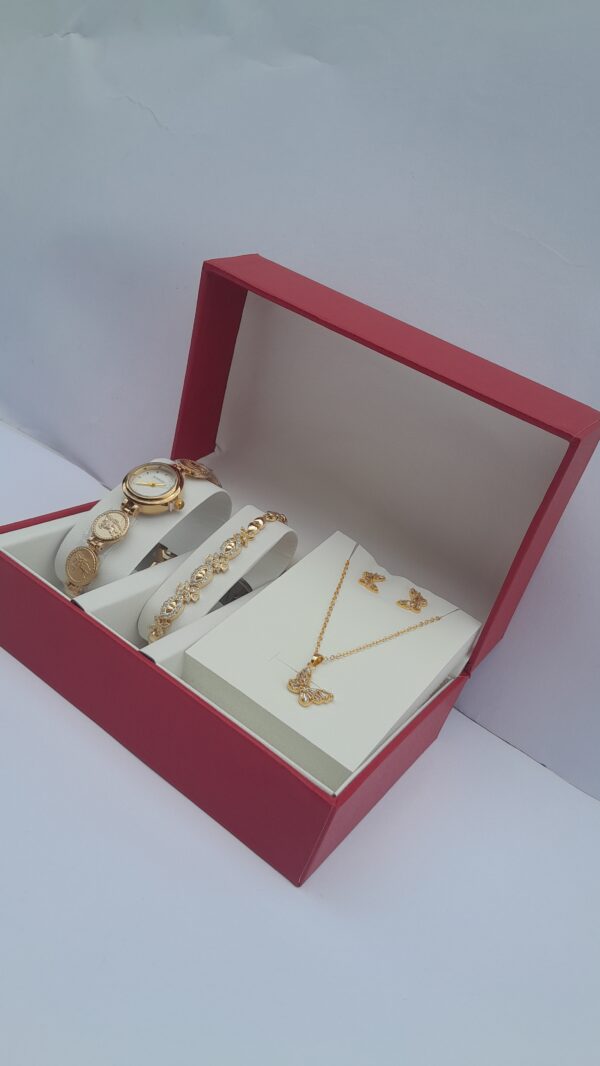 Modern Gold Jewelry Set Ladies