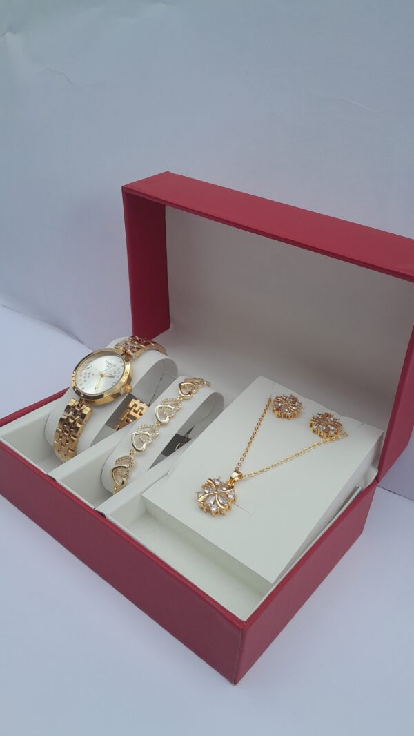 Gold Ladies Jewelry Set