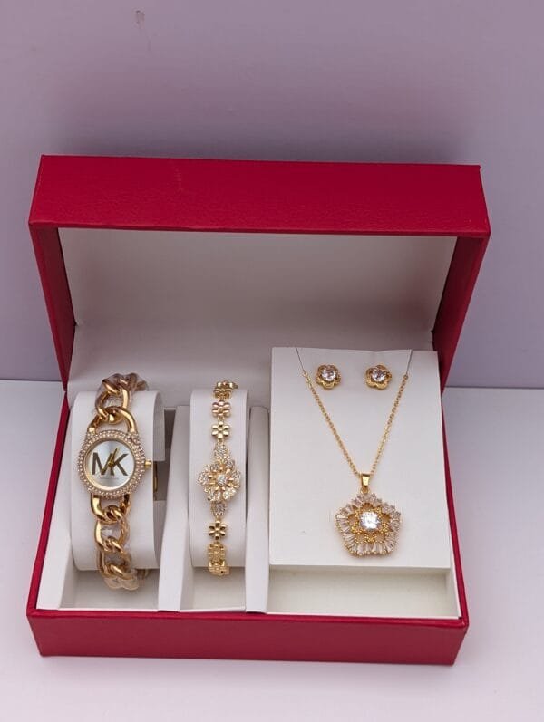 Golden Velvet Charm Ladies 3-in-1 Jewelry Set – Premium Gift Box Included