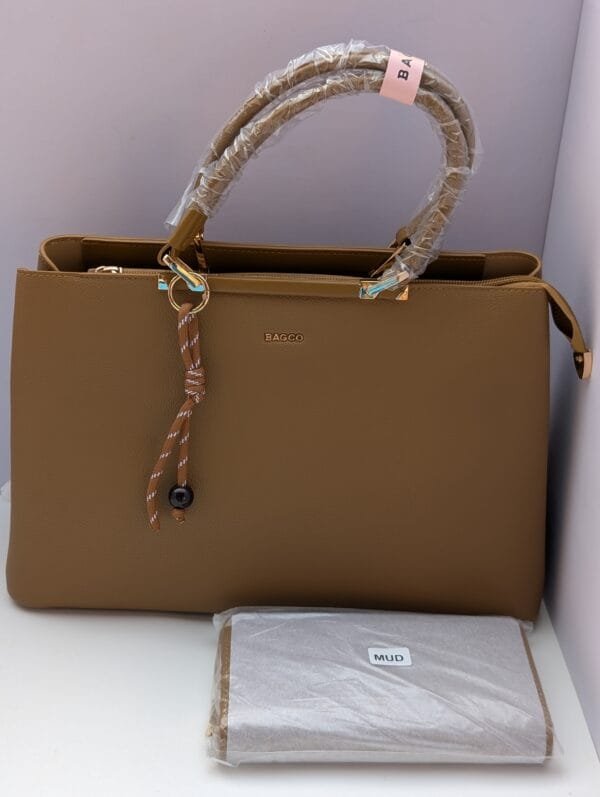 Artistic Charm Brown Ladies Handbag – Stylish Tote with Unique Design